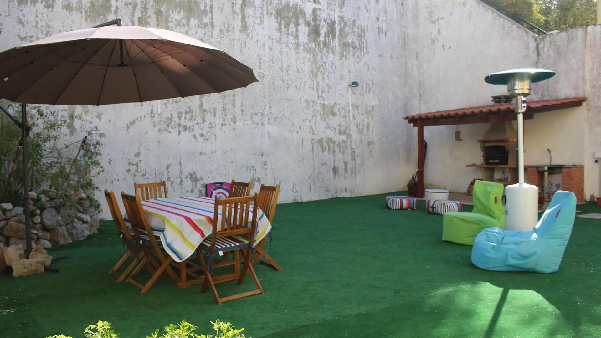Kubata Hill Hostel Parede