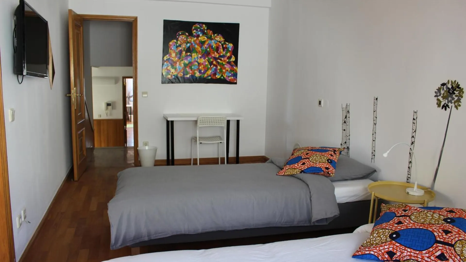 Kubata Hill Hostel Parede Portugal